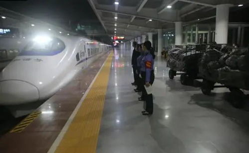 復(fù)興號(hào)送快遞 新時(shí)代高鐵運(yùn)輸服務(wù)的效率革命